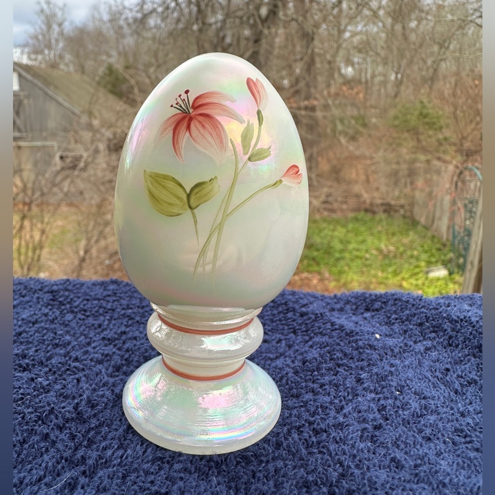 Fenton Iridescent Floral Egg